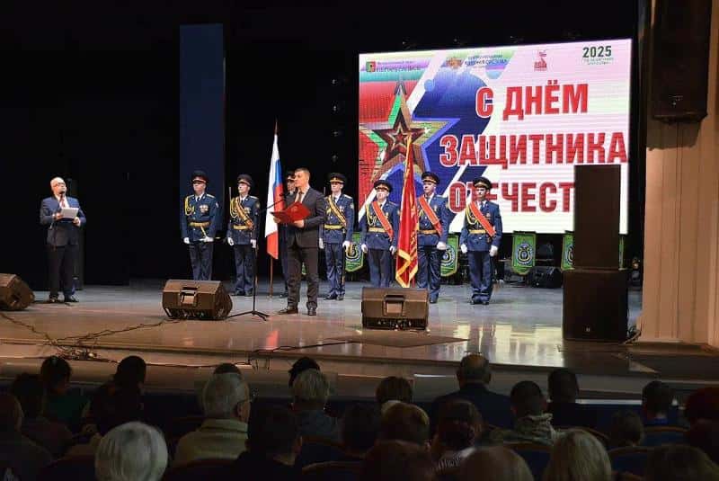 В Первоуральске состоялся концерт ко Дню защитника Отечества