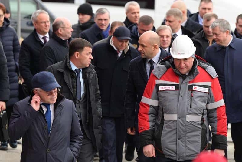 Полпред Жога и вице-премьер РФ Савельев оценили «Уральские локомотивы»