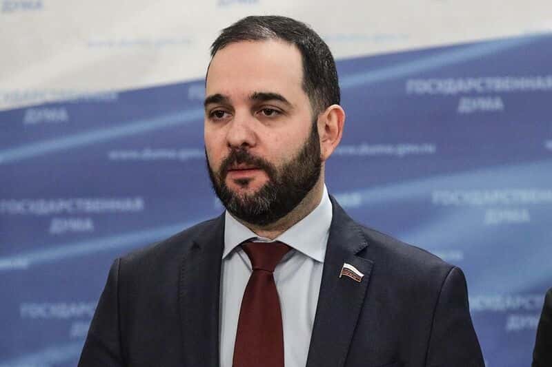 У ЕГЭ нет альтернатив: Депутат Мажуга посчитал экзамен объективной формой оценки знаний