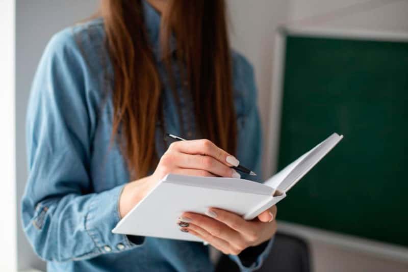 В Госдуме предложили привлечь студентов старших курсов к преподаванию в колледжах