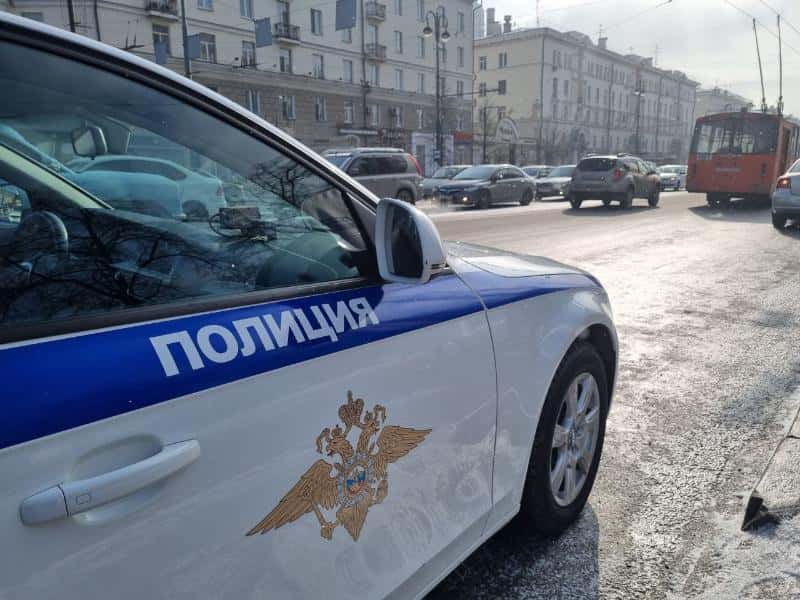 На Урале ГИБДД предупредила водителей и пешеходов о гололеде на дорогах