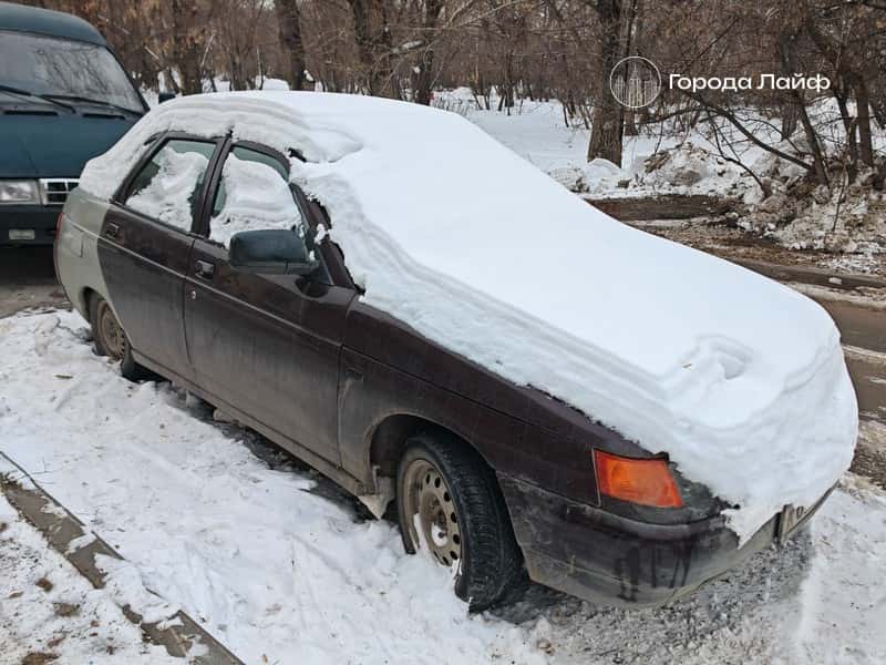 Свыше 350 единиц спецтехники ликвидируют последствия снегопада в Свердловской области