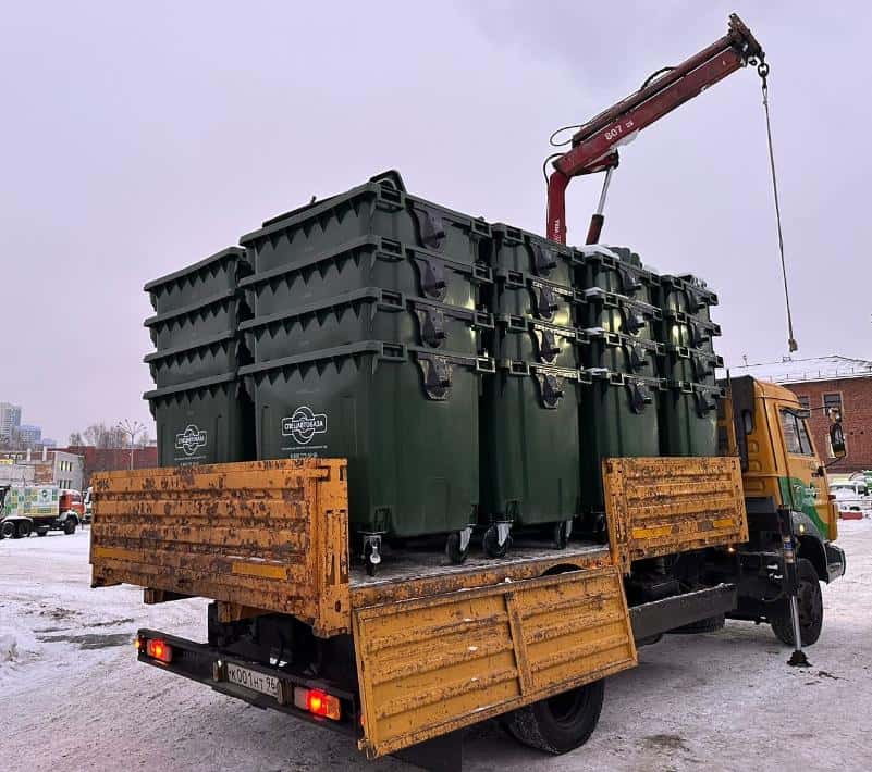 «Спецавтобаза» поставила 500 евроконтейнеров в западные районы Свердловской области