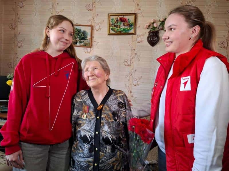 В Первоуральске вручили юбилейные медали четырем ветеранам Великой Отечественной войны