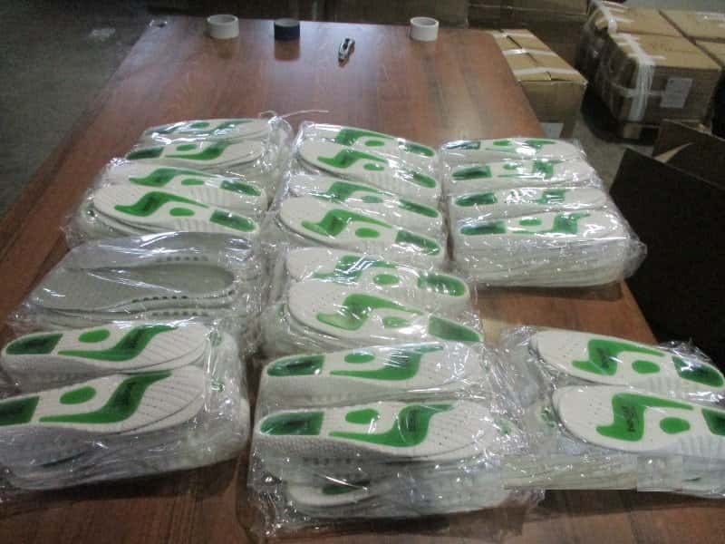 Свердловские таможенники изъяли крупную партию незадекларированных стелек