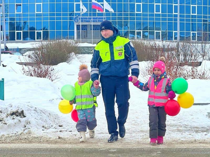 Свердловская ГАИ организовала акцию для детей и подростков о ПДД