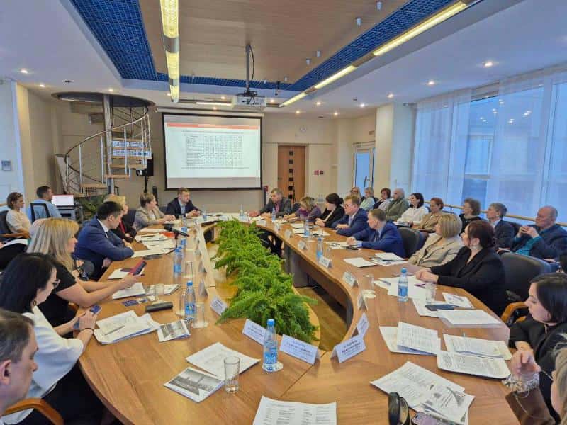 Игорь Кабец обсудил перспективы развития Первоуральска на совещании Минэкономики региона