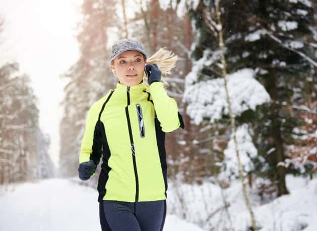 Примерно 35% свердловчан занимаются бегом круглый год: результаты опроса