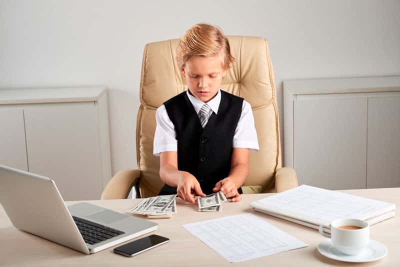 В Свердловской области назвали специалиста, который может заработать 145 тысяч рублей в месяц