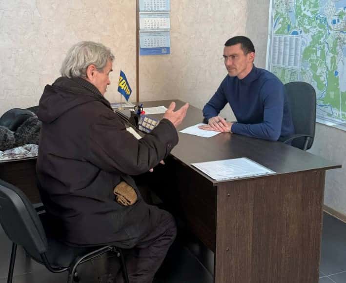 Дмитрий Хаймин помог жителям Первоуральска решить вопросы с ЖКХ и работодателями