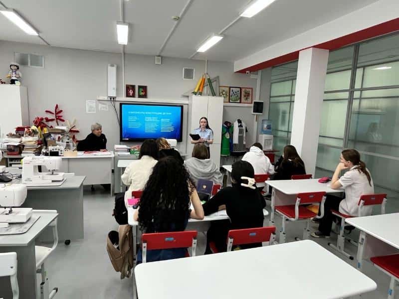 В школе Первоуральска прошли беседы в рамках акции «Сообщи, где торгуют смертью»  