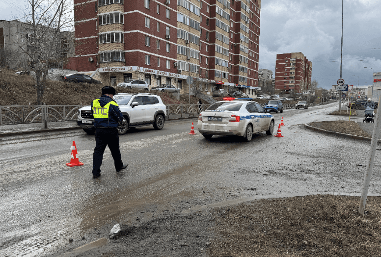 Ночью в Первоуральске на проезжей части сбили пешехода: 47-летний мужчина погиб в результате аварии