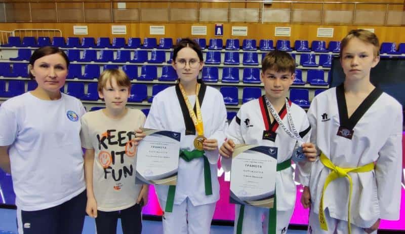 Юные тхэквондисты из Первоуральска завоевали медали на межрегиональных соревнованиях в Челябинске