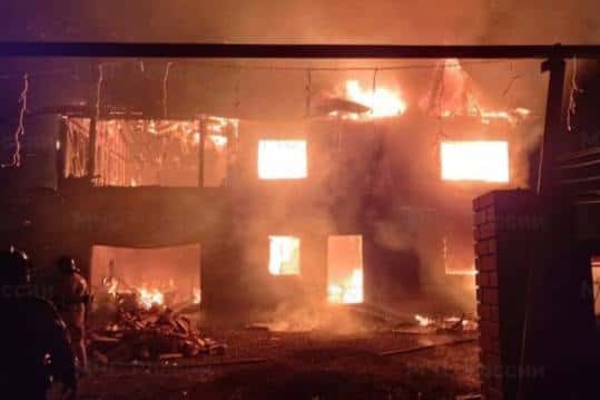 В поселке Первоуральска в пожаре сгорел частный жилой дом  