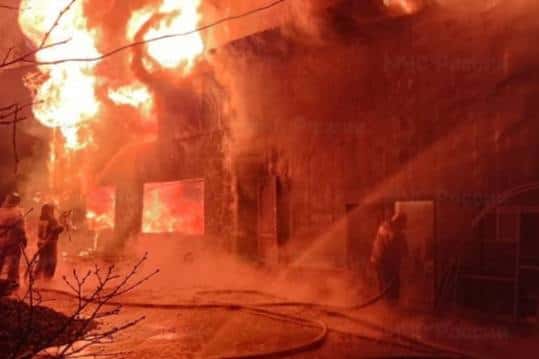 В пожаре в селе Первоуральска погиб человек: еще одно возгорание произошло в ночь на 3 мая