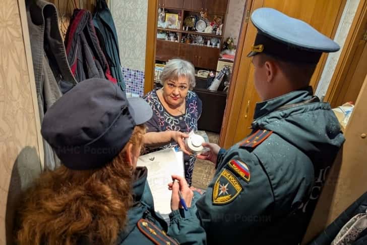 В Первоуральске в домах ветеранов пожарной службы установили автономные дымовые извещатели