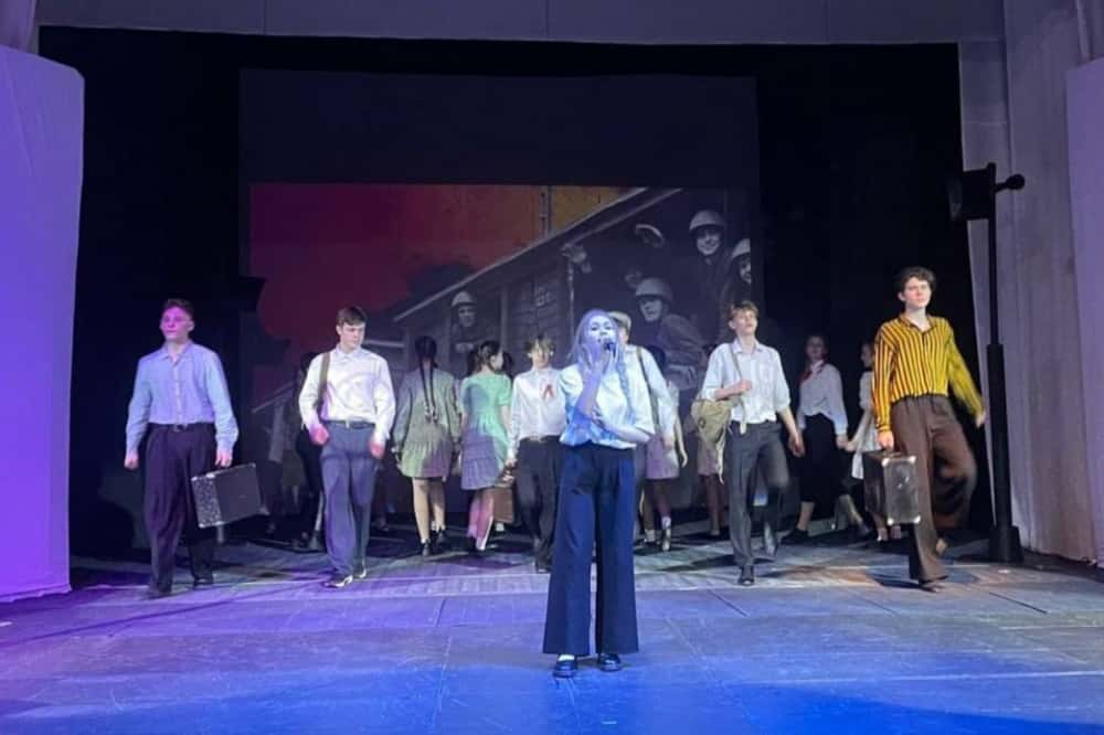 В первоуральском театре драмы «Вариант» 6 мая состоялась премьера театрализованного концерта