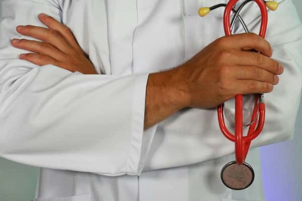 Сколько могут заработать врачи в Свердловской области: эксперты назвали предлагаемую зарплату 