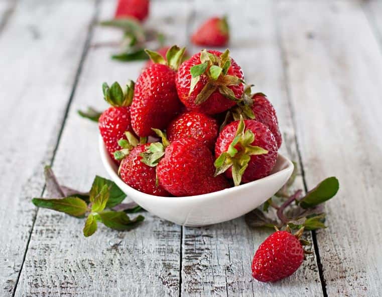 Чем может навредить ранняя клубника? Педиатр рассказала о главных опасностях
