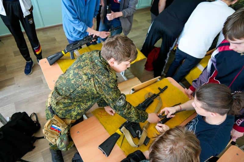 В Первоуральске стартовали пятидневные военные сборы для старшеклассников