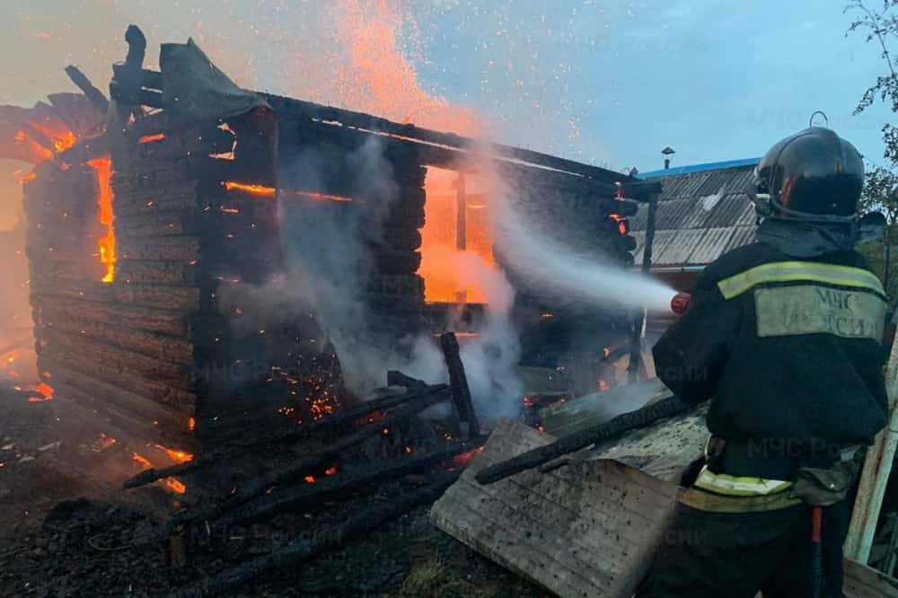 В поселке под Первоуральском произошел пожар: есть погибший