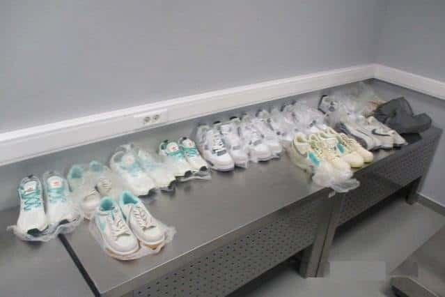 Подарки для родственников обернулись правонарушением: свердловские таможенники остановили челябинца 