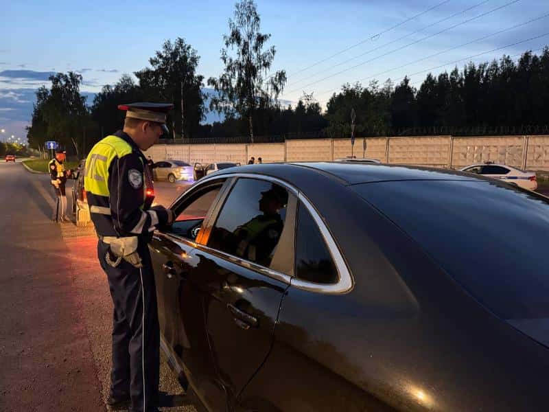 Первоуральские гаишники будут ловить пьяных водителей во время Дня России: в городе стартует рейд