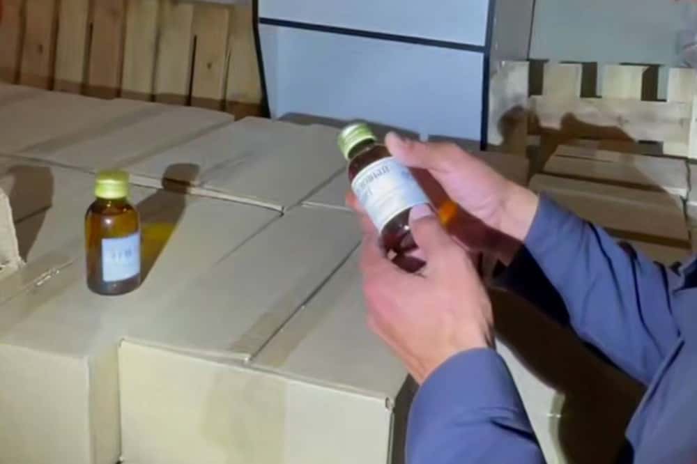 В Первоуральске из магазинов изъяли более 11 тысяч пачек сигарет и около тысячи литров спиртосодержащей продукции