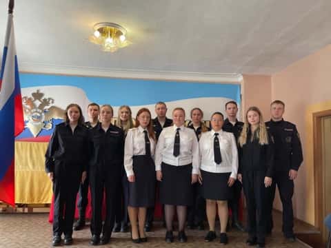 В Первоуральске двенадцать молодых сотрудников полиции приняли присягу