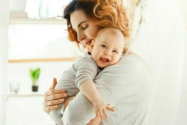 Свердловским молодым мамам начали выдавать сертификаты на 50 тысяч рублей 