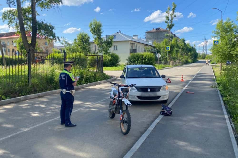 В Первоуральске на улице Химиков произошло ДТП с подростком на питбайке