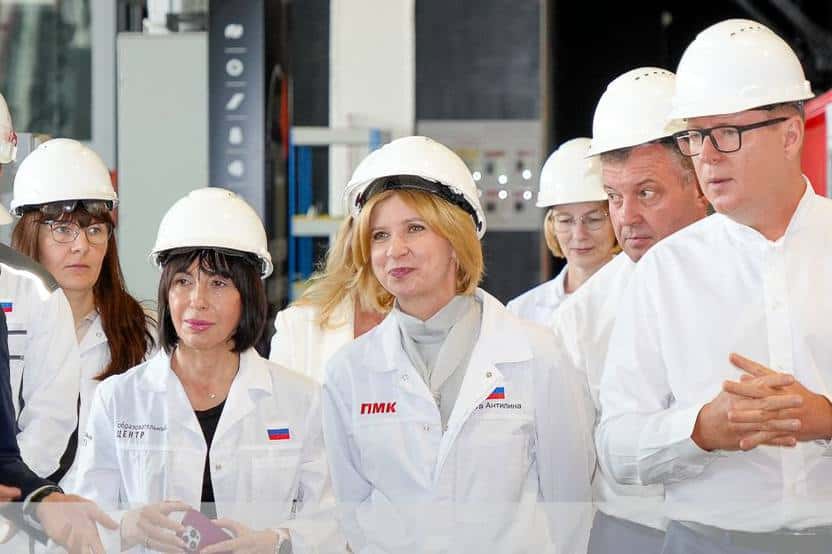 Татьяна Савинова приехала с рабочим визитом в Первоуральск, где оценила методы подготовки кадров