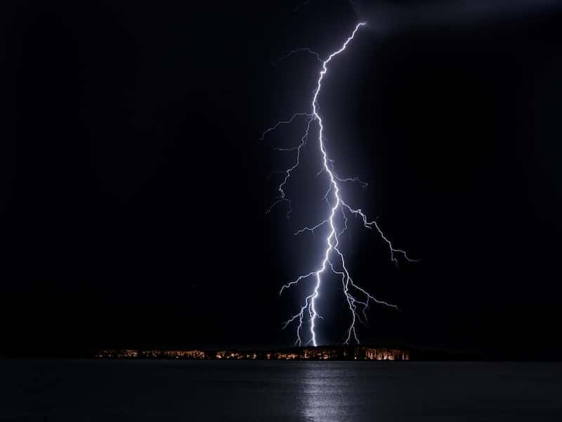 Синоптики предупредили о грозах и похолодании в Свердловской области