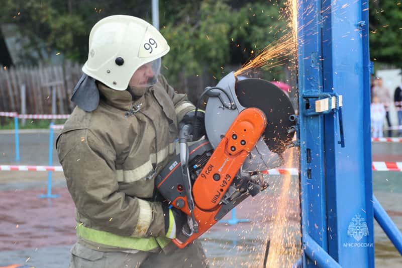 Пожарные Первоуральска заняли второе место на конкурсе «Лучший караул – 2025» в Екатеринбурге