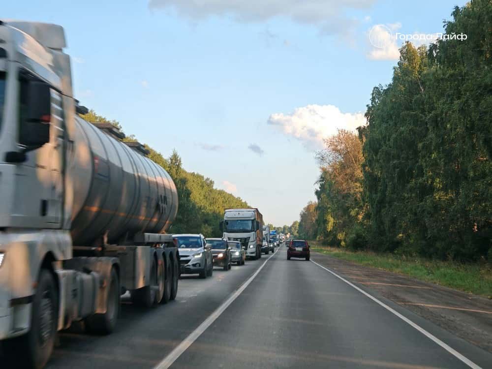 Авария на 320 км Пермского тракта: движение по одной полосе, информация для водителей