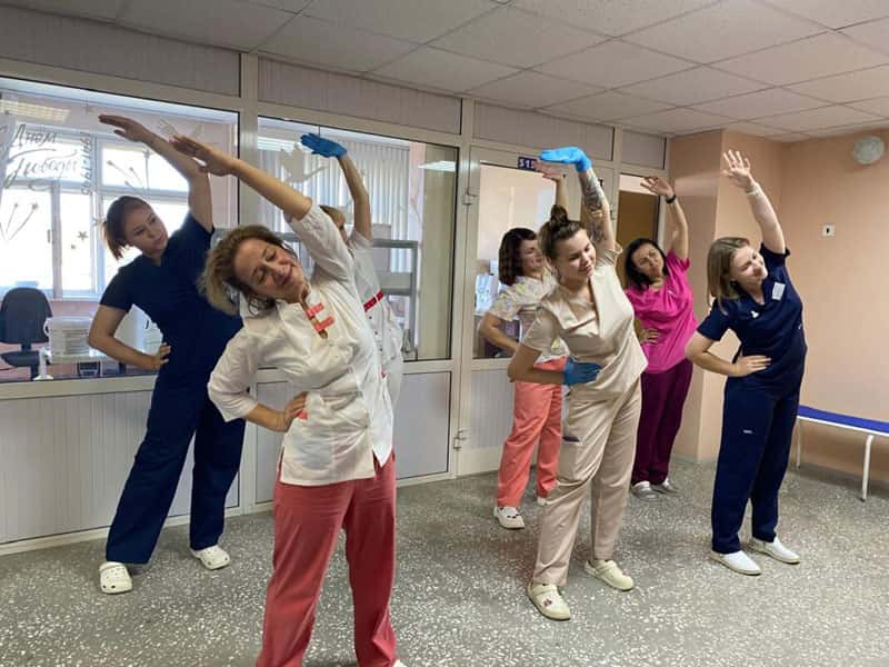 ДГБ Первоуральска внедрила гимнастику для сотрудников: здоровье и продуктивность