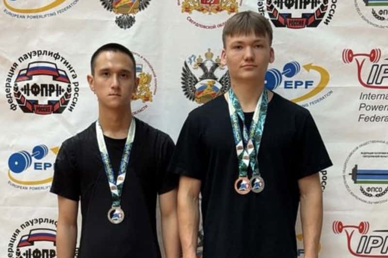 Пауэрлифтеры из Первоуральска едва не сорвали золото на областных соревнованиях