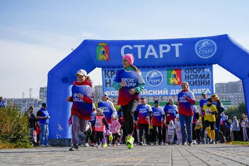 Семьи, школьники и спортсмены: как прошёл Всероссийский день бега в Первоуральске