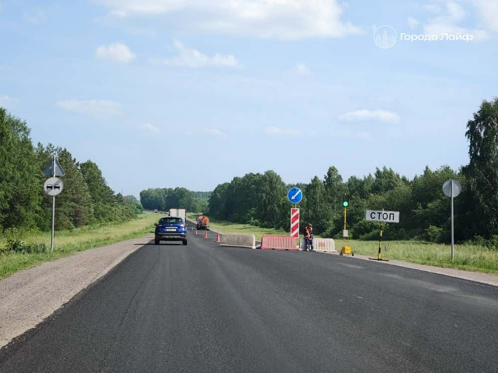 Дорожный сезон в Первоуральске завершён: отремонтировано 11 участков, обновлено 14 километров дорог