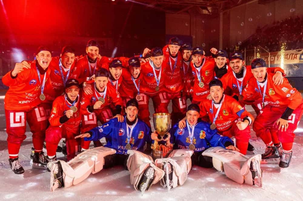 Команда «Уральский трубник» выиграла Кубок губернатора Свердловской области по мини-хоккею с мячом