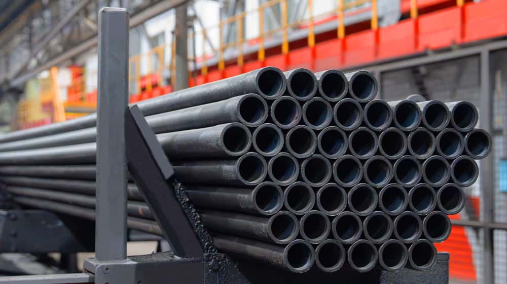 На ПНТЗ на трубы наносят покрытие для защиты при хранении и транспортировке