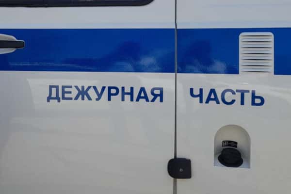 В Первоуральске мужчина заперся в квартире и угрожает взорвать гранату