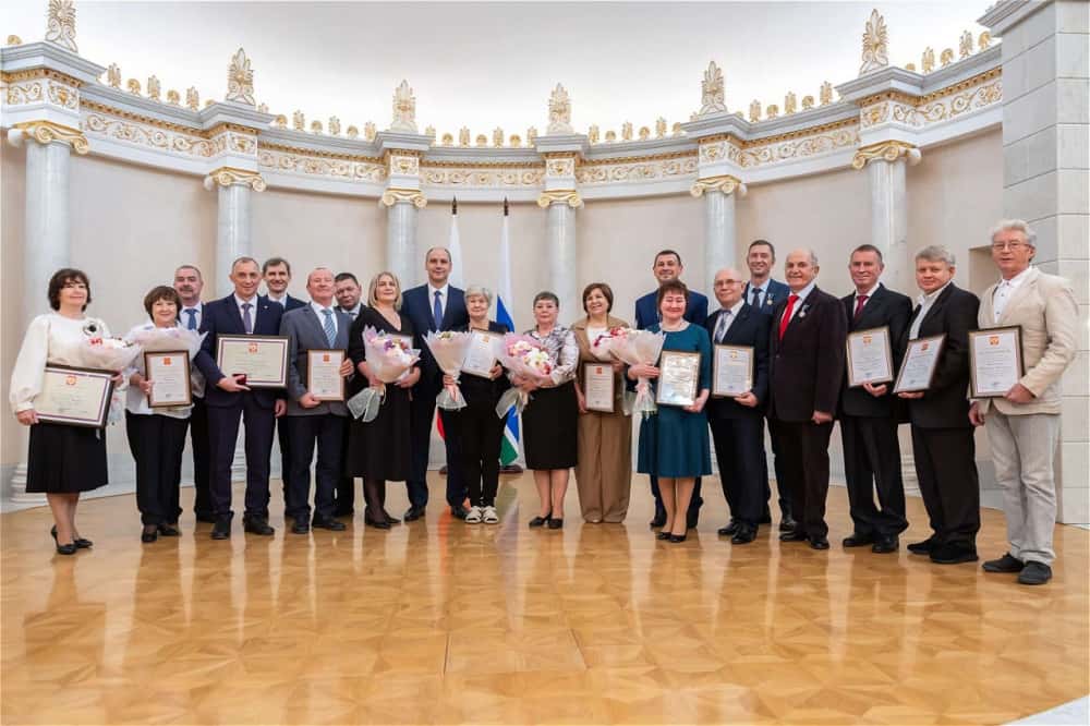 Первоуральские металлурги удостоены наград президента