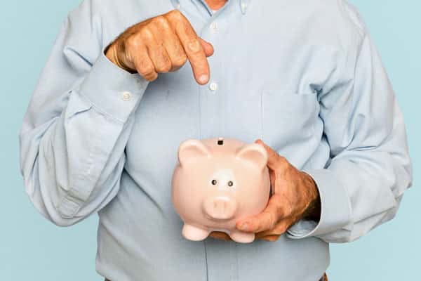 Работали в 90-е? Срочно проверьте документы: иначе пенсия может оказаться ниже, чем вы ждали