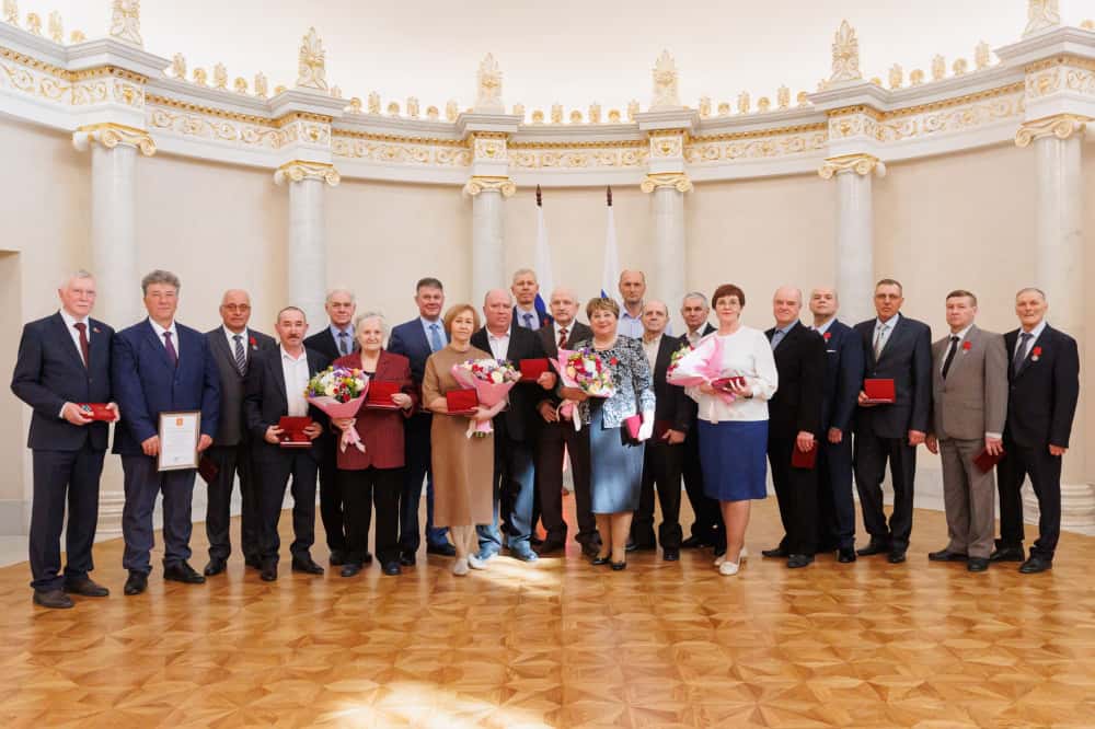 21 сотрудник ПНТЗ получил госнаграды: за что отметили металлургов