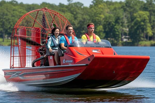 Смерть на пруду: два капитана не поделили акваторию, один пассажир погиб