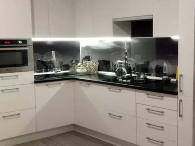 "Ты сам виноват, надо следить за порядком": арендодатель выбросил технику, одежду и семейную икону на 100 тысяч