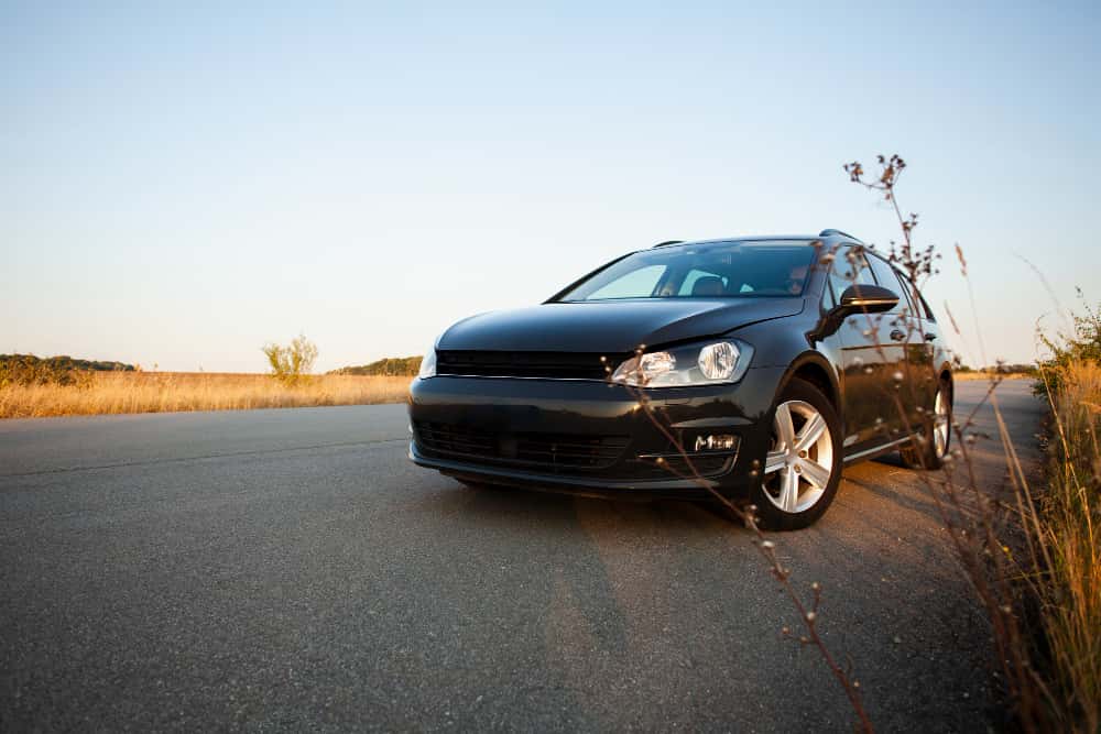 Стартер еле крутит? Сделай это за 10 секунд до запуска — и батарея оживёт