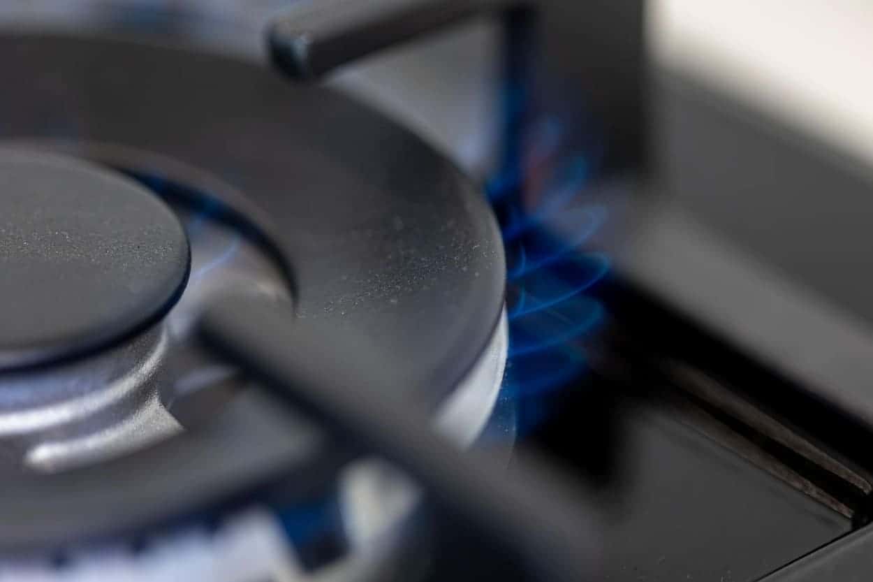 3 ложки в воду — и духовка как новая: от липкого жира и нагара не осталось и следа — сияет как на праздник