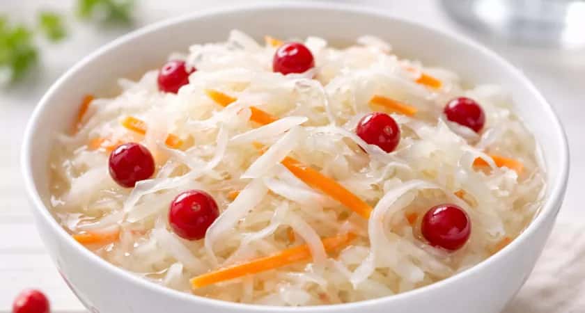 Вот почему на рынке квашеная капуста белоснежная — узнала секрет: сама удивилась